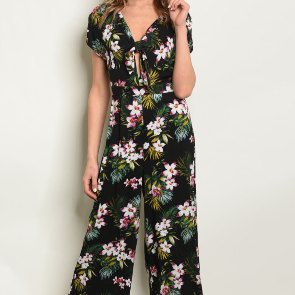 BLACK FLORAL- JUMPSUIT - Picture 2 of 3